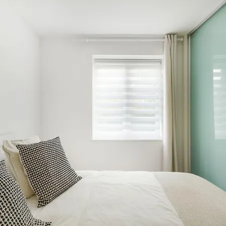 Heathrow Apartment With Parking & Gym West Drayton  Exterior photo