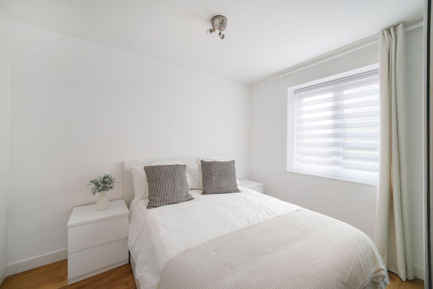 Heathrow With Parking & Gym West Drayton (Middlesex)