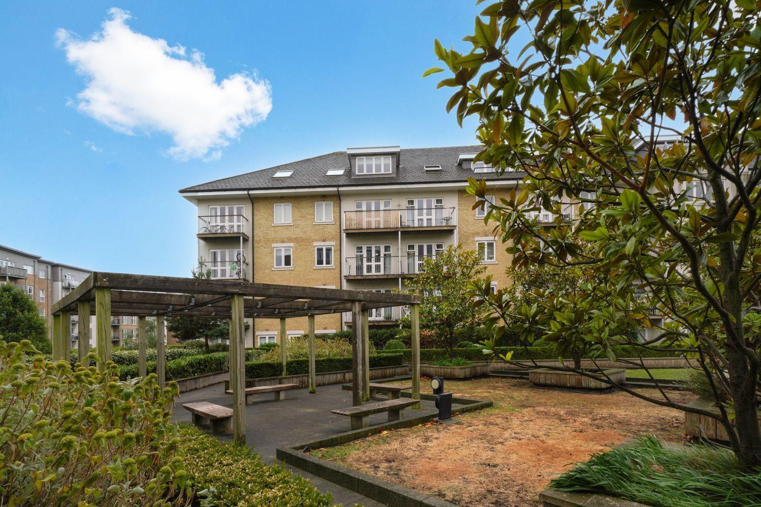 Apartment Heathrow With Parking & Gym *