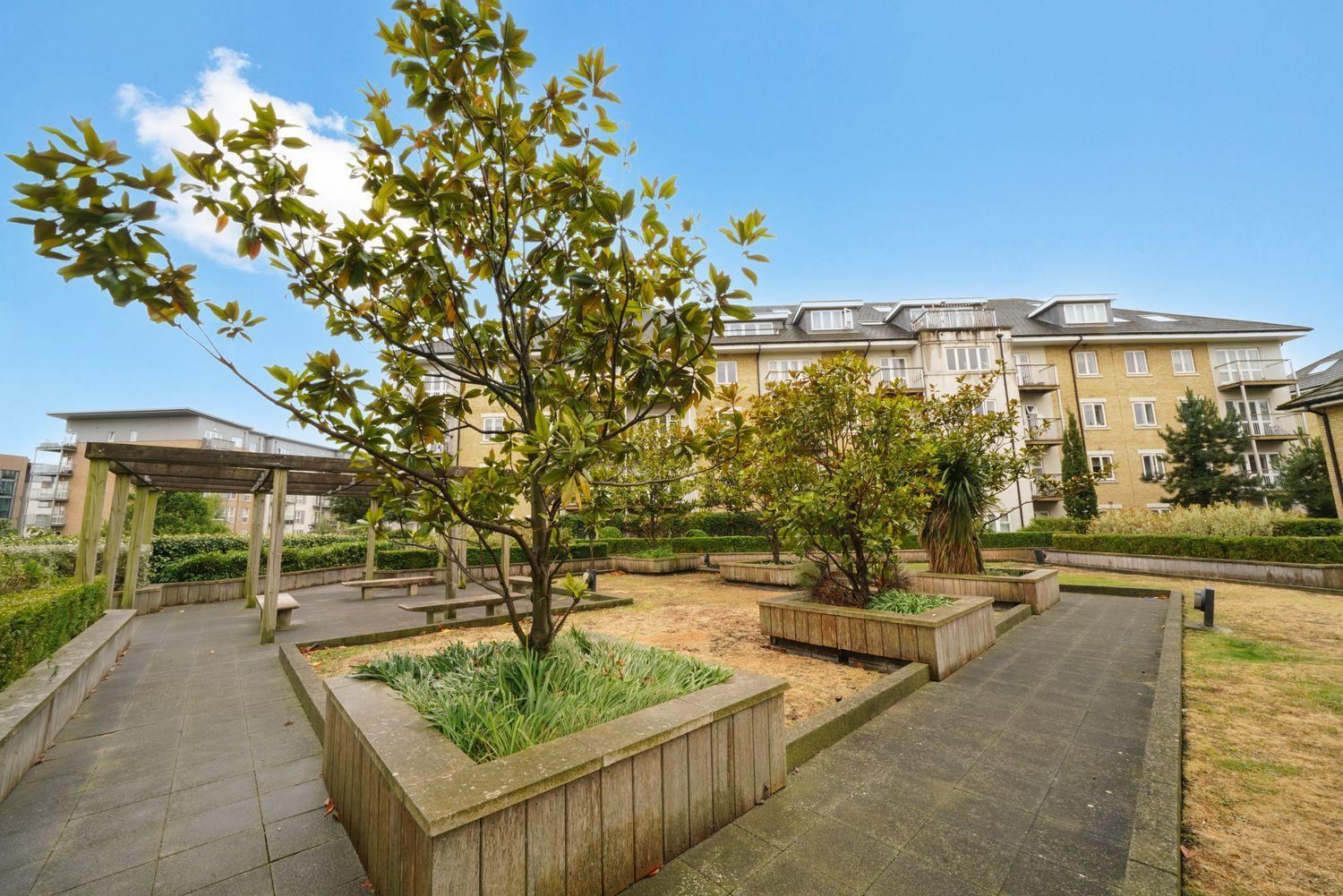 Apartment Heathrow With Parking & Gym