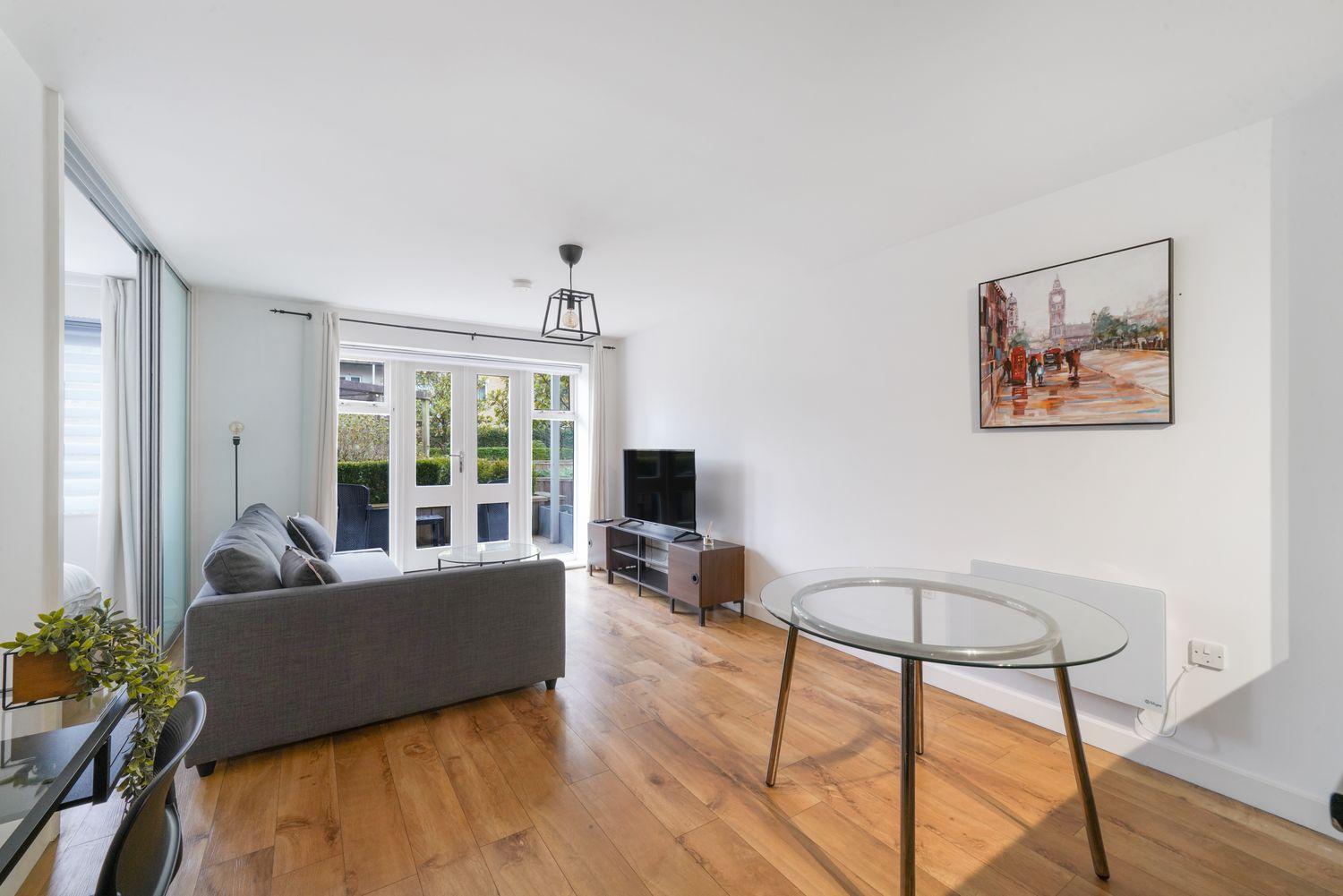Apartment Heathrow With Parking & Gym *