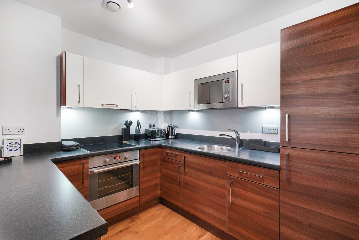 Heathrow With Parking & Gym * West Drayton (Middlesex)